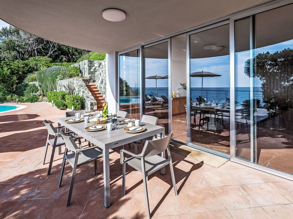Furniture, Chair, Outdoor Furniture, Table, Kitchen & Dining Room Table, Sea, Outdoor Table, Shade, Coast, Ocean