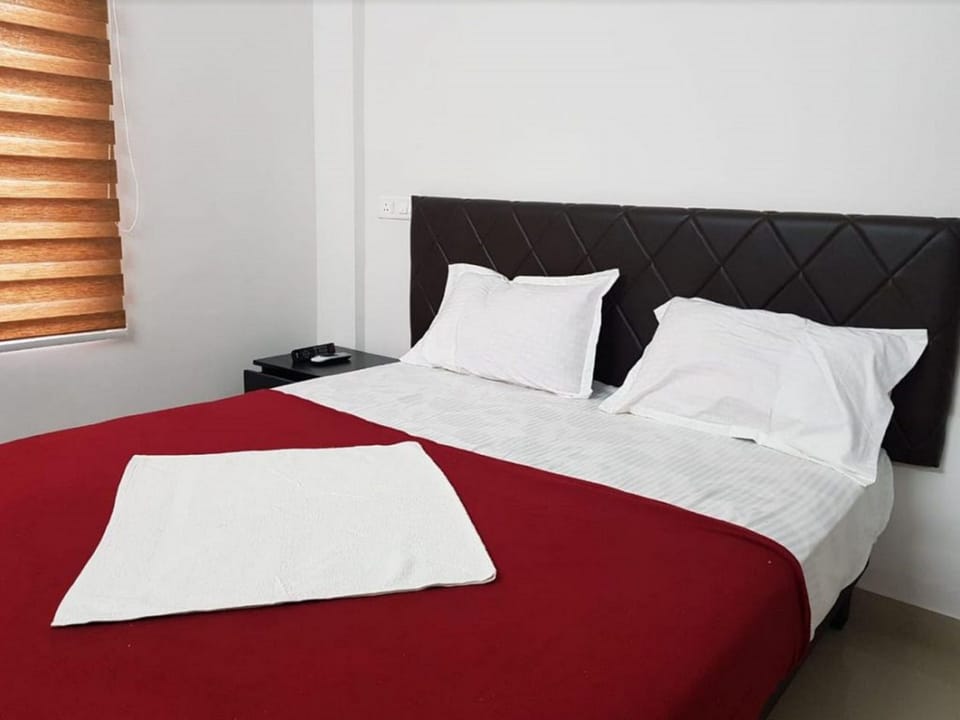 Down comforters, memory foam beds, desk, laptop workspace