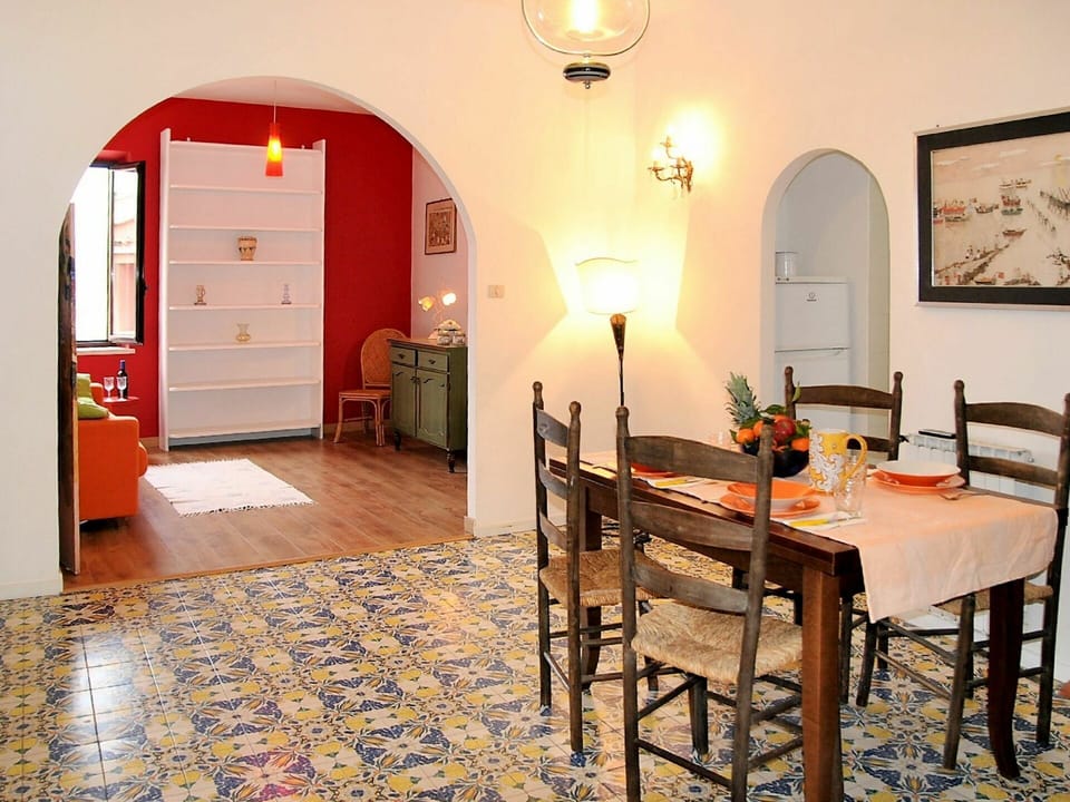 Room, Property, Building, Dining Room, Furniture, Interior Design, House, Floor, Real Estate, Table