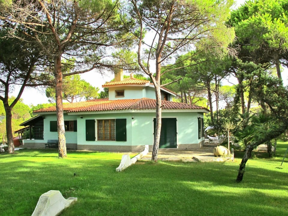 House, Property, Home, Building, Real Estate, Architecture, Estate, Tree, Grass, Cottage