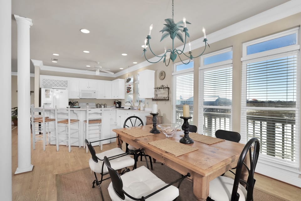 13 TraMarLis Dining and Kitchen.jpg