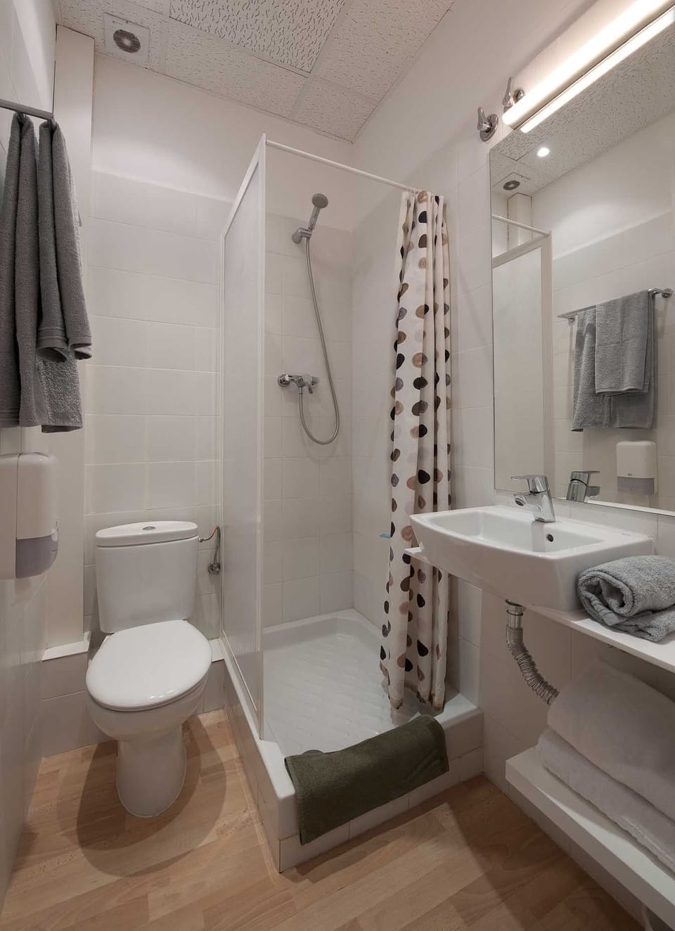 Hair dryer, towels