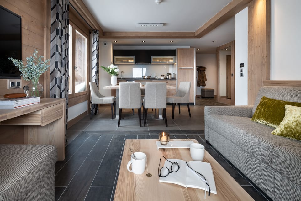 Appartement 3 Pièces 6 personnes Prestige | Living area | 32-inch flat-screen TV with satellite channels, TV