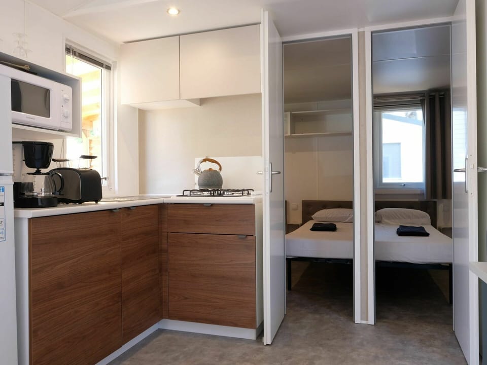 Property, Cabinetry, Furniture, Building, Interior Design, Wood, Shelving, House, Flooring, Floor