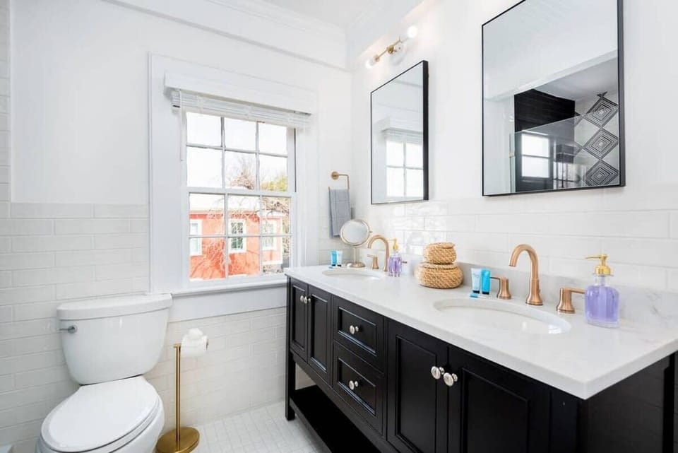 Bathroom #1: Walk-in shower + Soaking tub