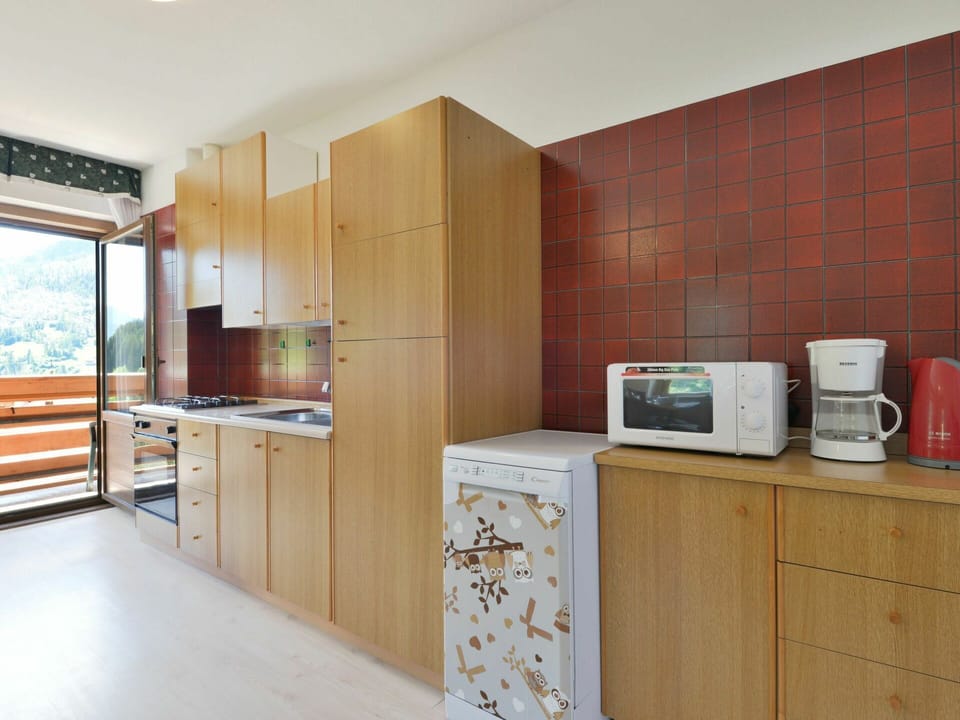 Property, Room, Furniture, Cabinetry, Countertop, Kitchen, Building, Interior Design, House, Floor