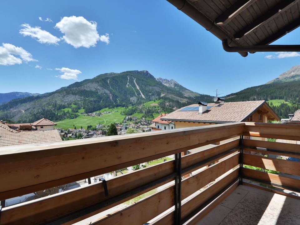 Mountainous Landforms, Mountain, Sky, Natural Landscape, Highland, Wood, Roof, Mountain Range, Architecture, Cloud