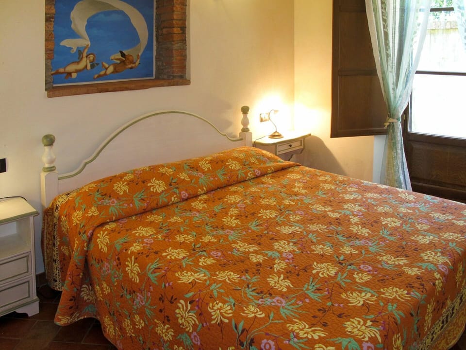 Furniture, Building, Comfort, Bed Frame, Wood, Textile, Picture Frame, Bed, Flooring, Interior Design