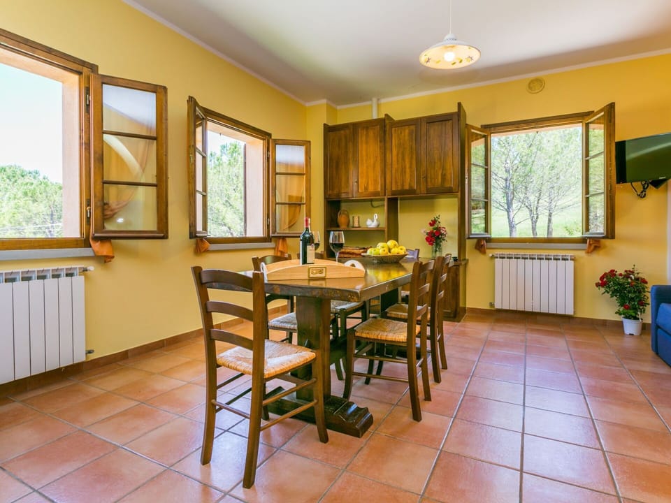 Table, Furniture, Property, Window, Chair, Houseplant, Plant, Wood, Interior Design
