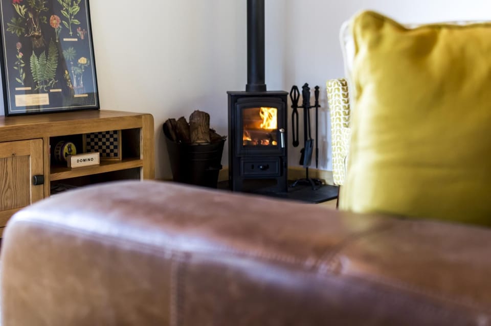 Laurel Lodge - 2 Bedroom Log Cabin - St Florence (343)