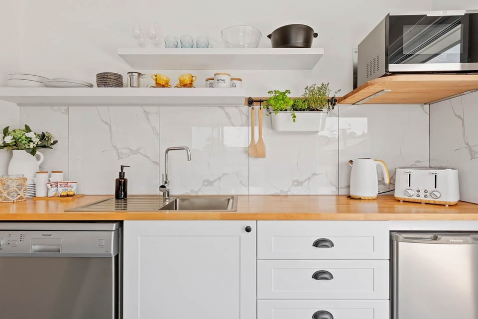 Kitchen - Studio Ocean Breeze, Huskisson, www.southcoastholidayretreats.com