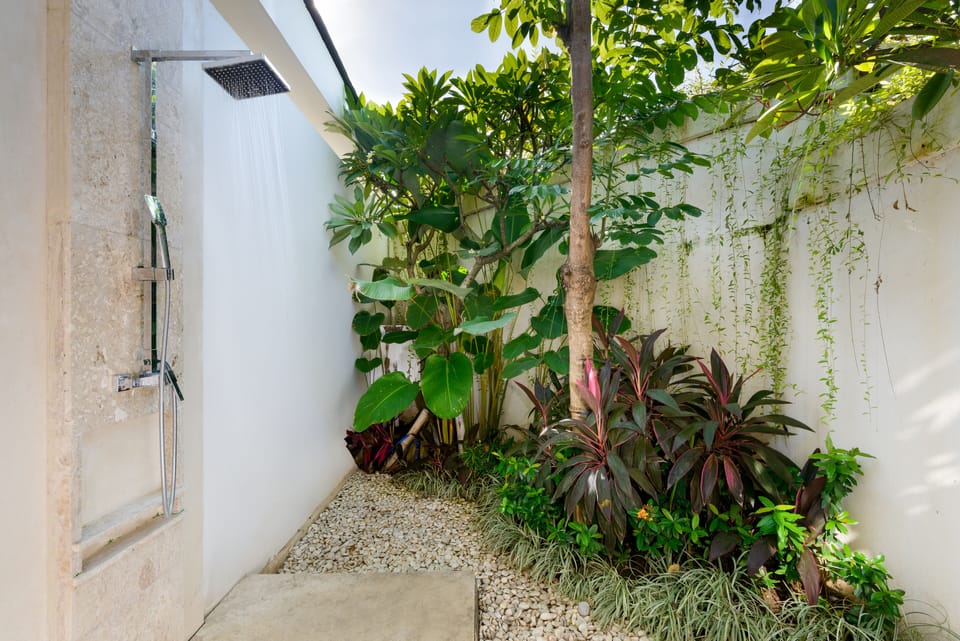 Villa Meimei | Bathroom shower
