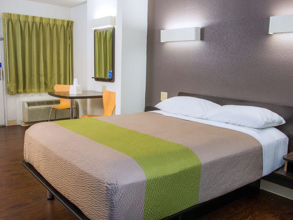 Premium bedding, individually decorated, individually furnished, desk