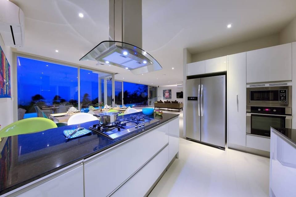 Villa, Multiple Bedrooms, Non Smoking, Kitchen | Private kitchen | Full-size fridge, microwave, oven, stovetop