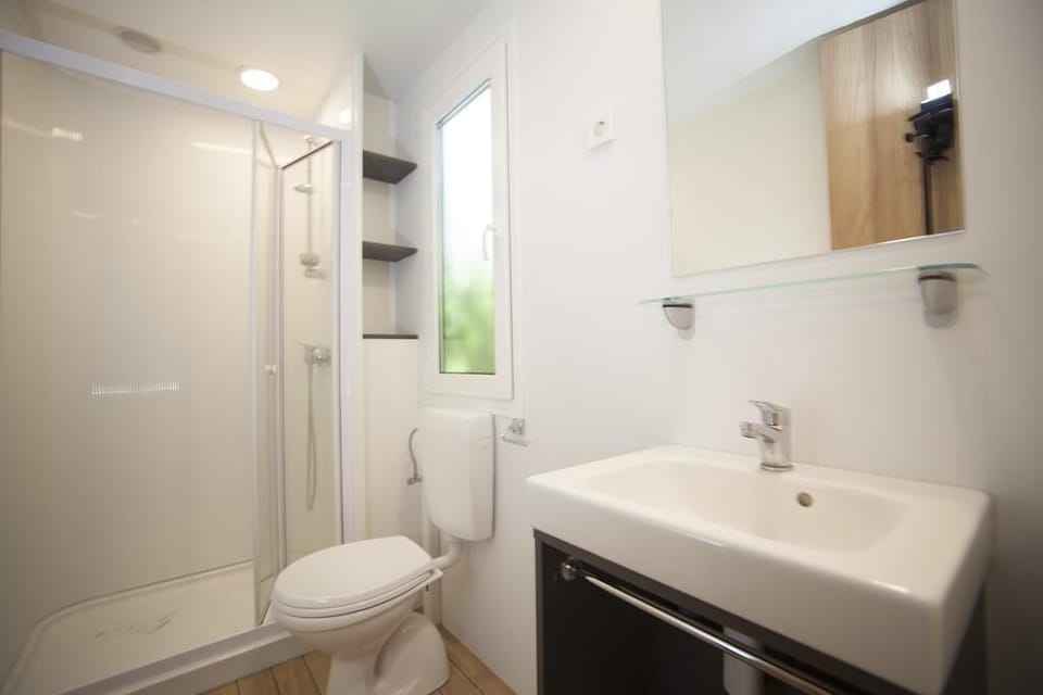 House, 3 Bedrooms | Bathroom | Shower, hair dryer, towels, soap
