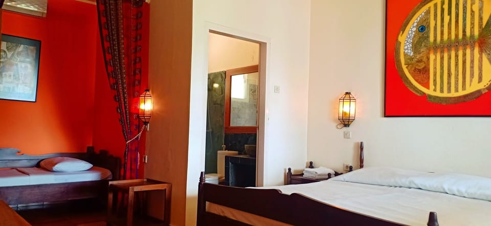 Deluxe Susan | Rollaway beds, free WiFi