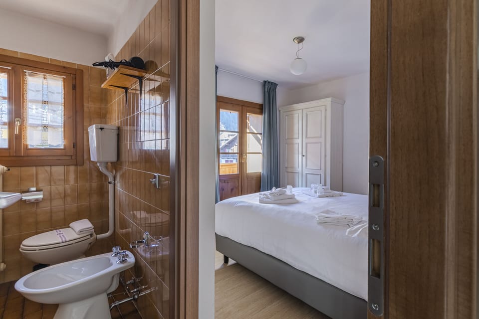 Standard Double Room, Balcony, Mountain View | In-room safe, free WiFi, bed sheets