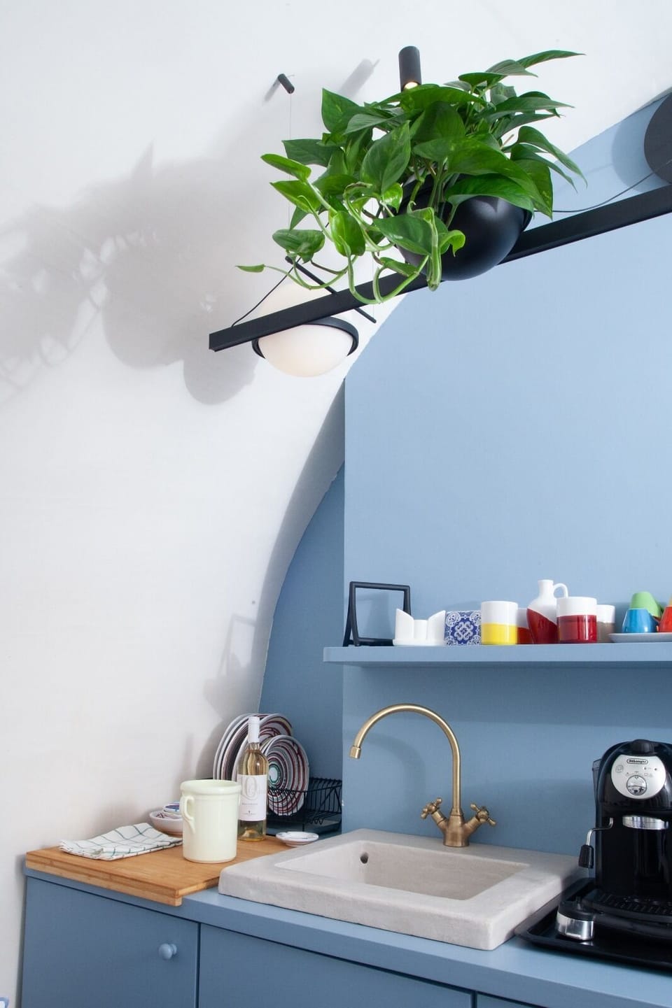 Apartment, 1 Bedroom | Private kitchenette | Full-size fridge, stovetop, coffee/tea maker, cookware/dishes/utensils