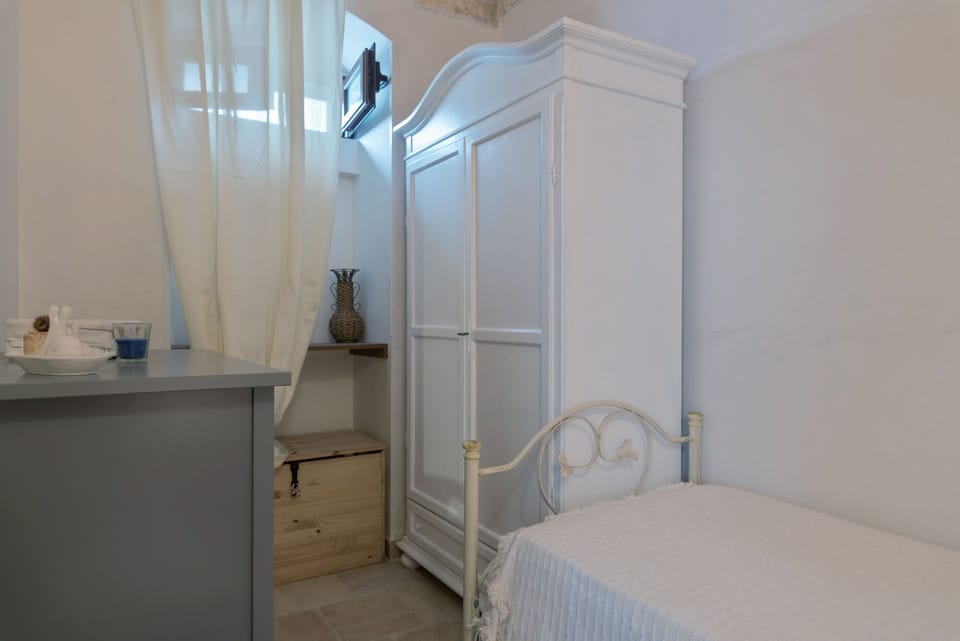 Apartment, 2 Bedrooms | 2 bedrooms, bed sheets