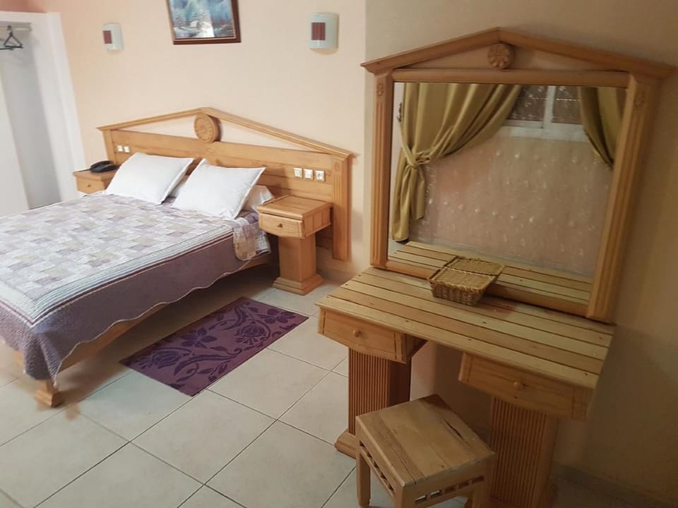 Senior Suite | Desk, WiFi (free)