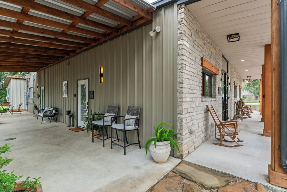 Outdoor covered seating area (2)