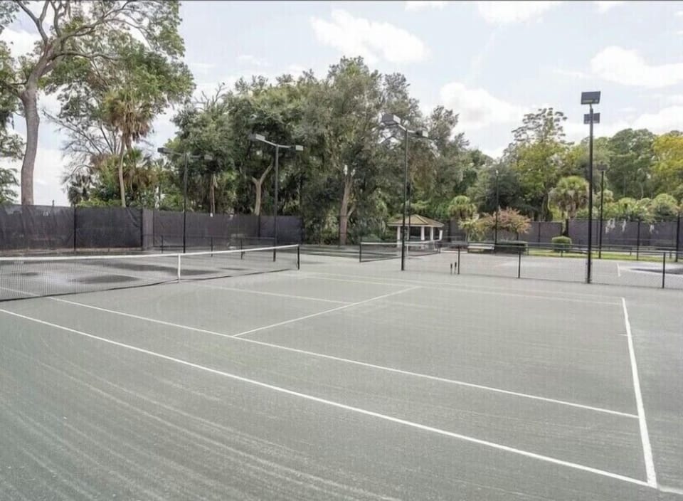 Hartru tennis courts