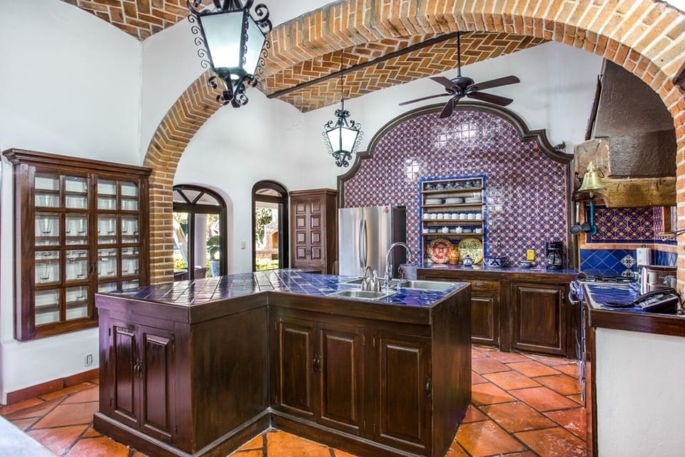 Kitchen is ONLY available for Guests that Rent the WHOLE property.