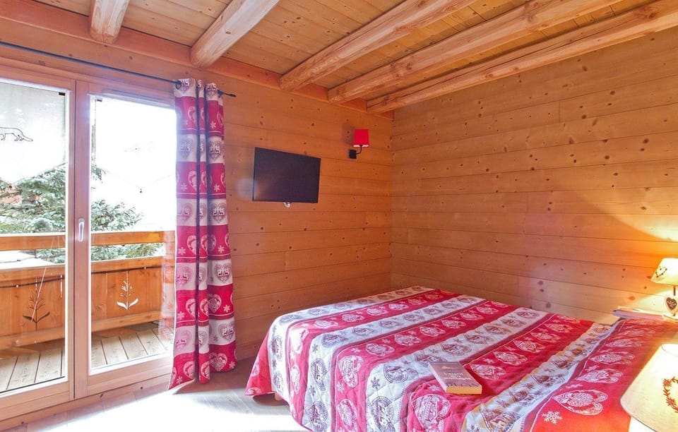 One of the bedrooms with a Double bed features balcony access!