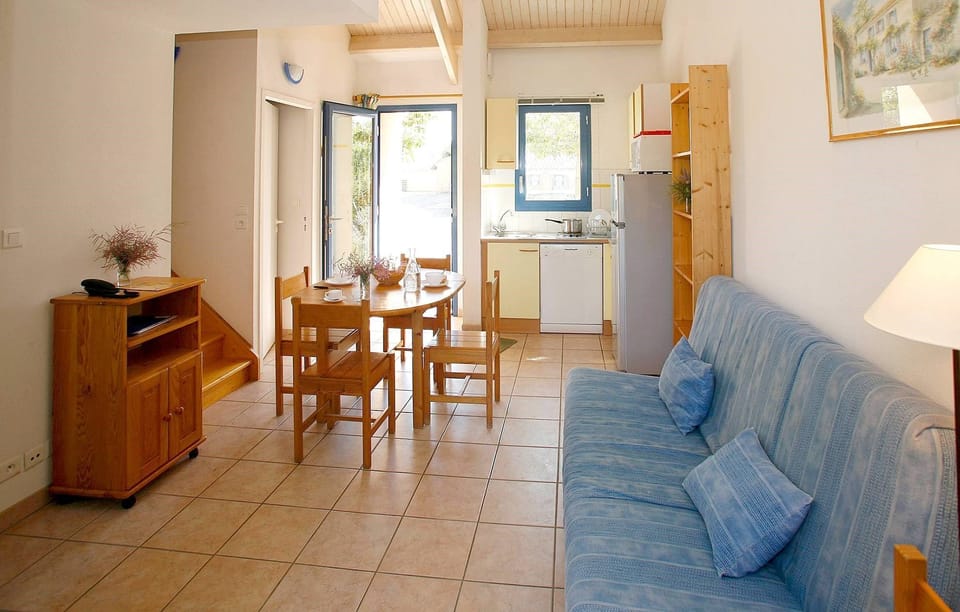 Come and stay in our cozy Mobile home!