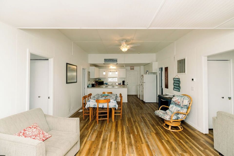 Dining/kitchen/foyer areas