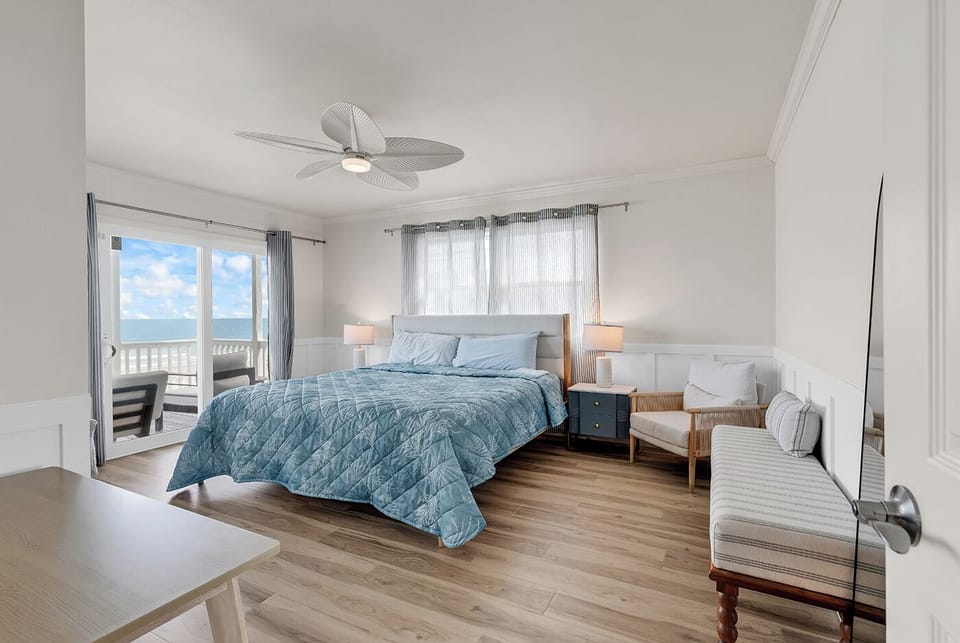 Bedroom 1 Down Oceanfront - King