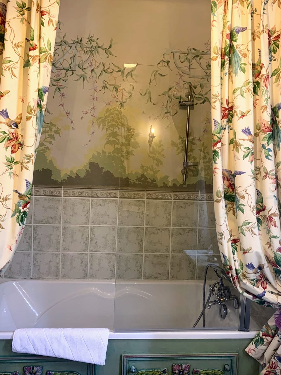 Grand Double Room | Deep soaking bathtub