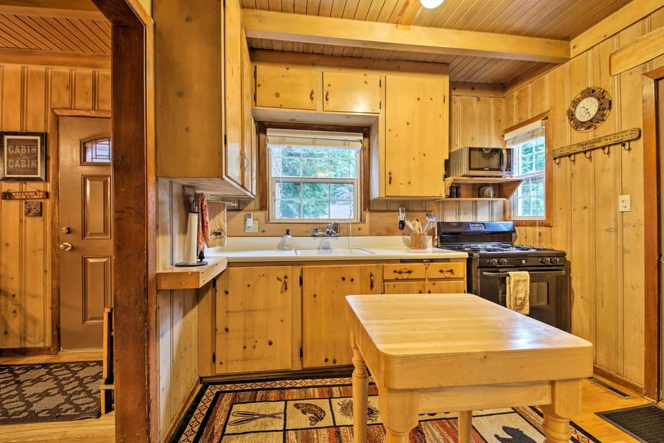 Kitchen | Cooking Basics | Dishware/Flatware | 1st Floor