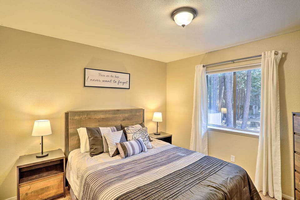 Bedroom 1 | Queen Bed | Linens Provided