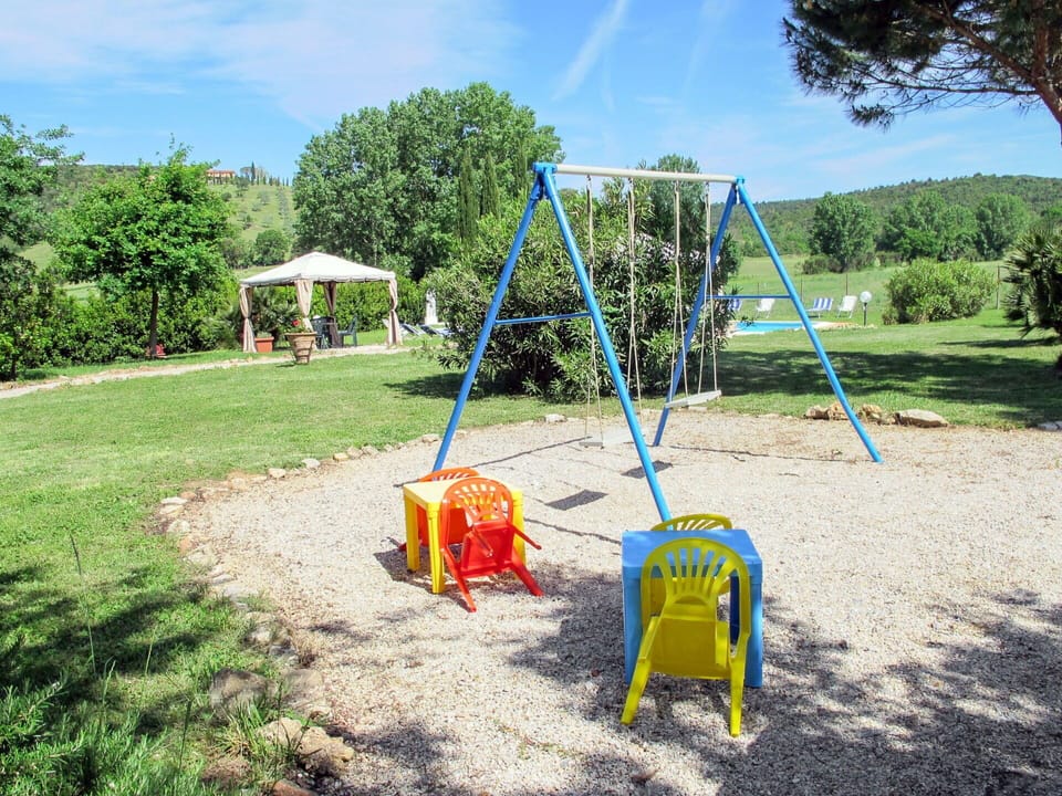 Garden, Outdoor Furniture, Resort, Shade, Leisure, Lawn, Eco Hotel, Landscaping, Tent, Park