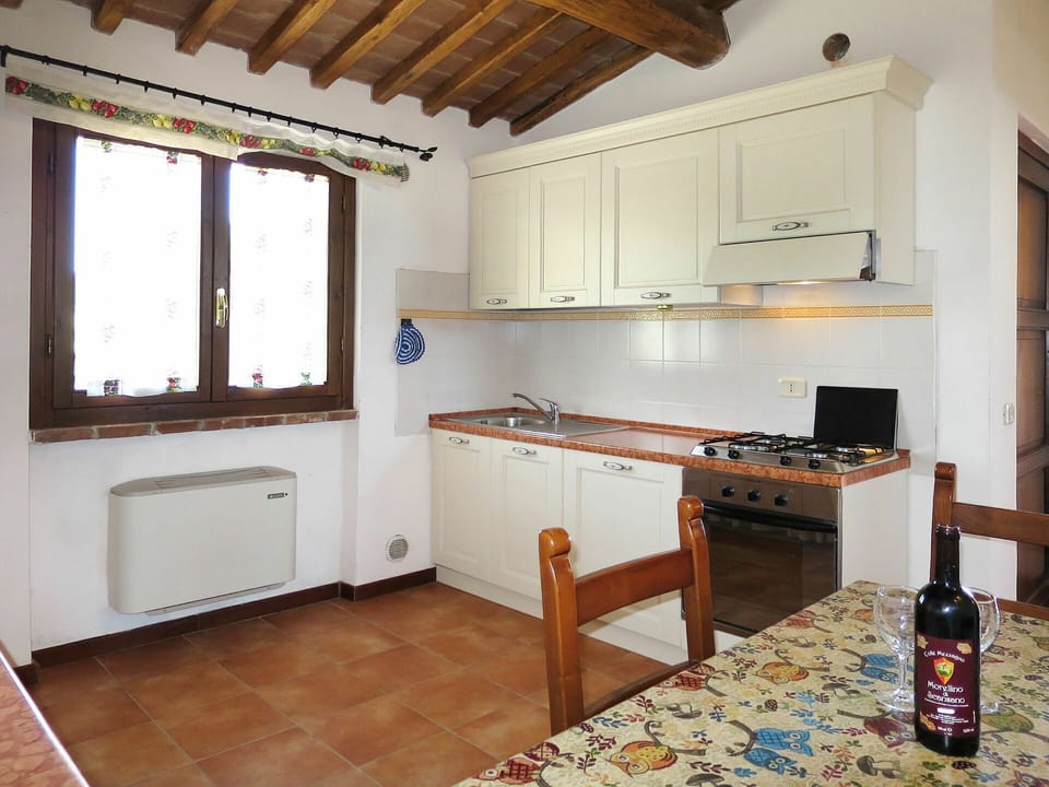 Room, Property, Furniture, Kitchen, Building, Countertop, Cabinetry, House, Interior Design, Floor