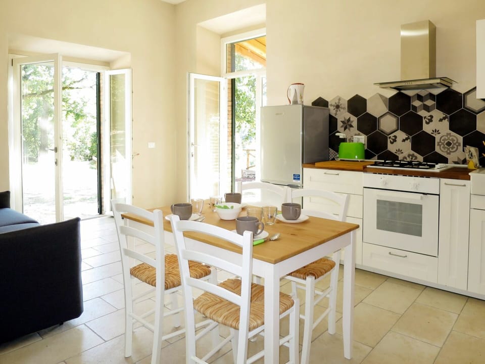 Room, Furniture, Property, Interior Design, Kitchen, Floor, Building, Countertop, House, Table