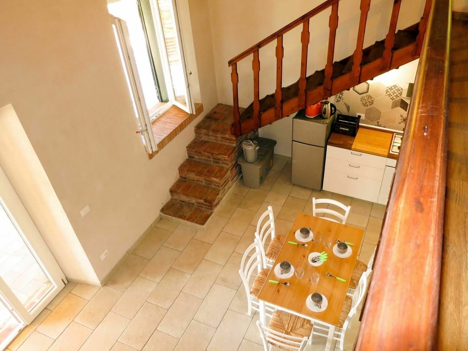 Property, Room, Floor, Real Estate, House, Flooring, Stairs, Hardwood, Building, Home