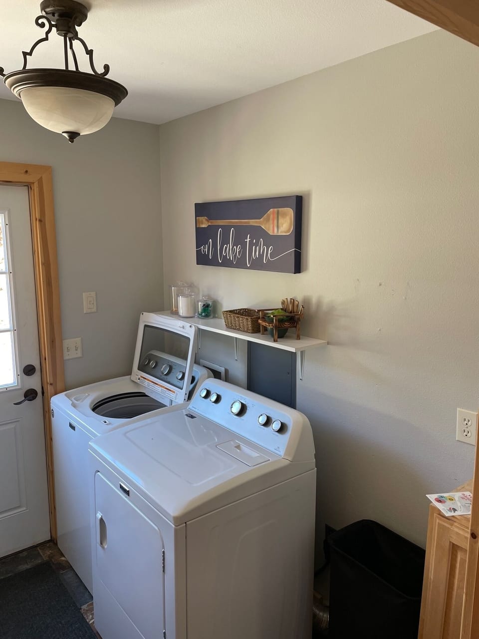 Laundry with pods & dryer sheets