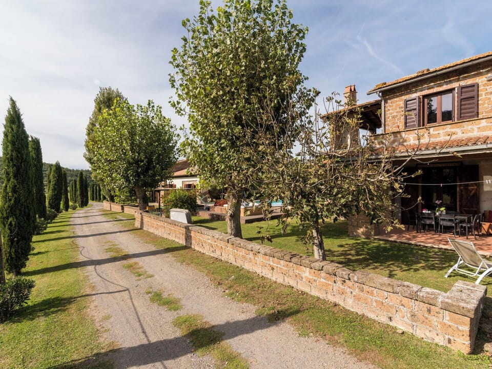 Brick, Estate, Garden, Suburb, Yard, Driveway, Landscaping, Hacienda, Farmhouse, Villa