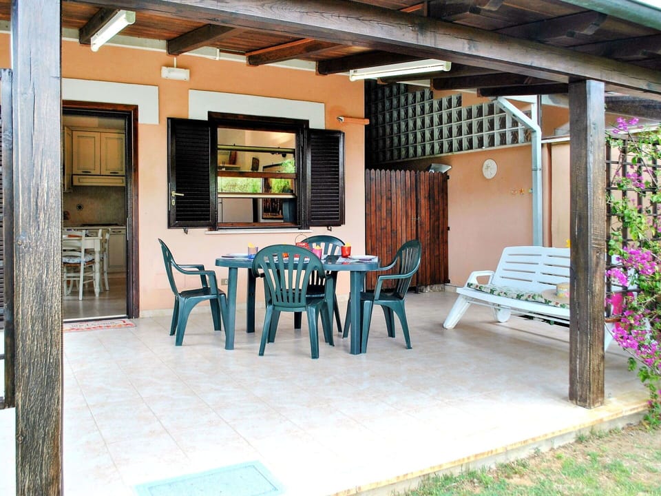 Property, Building, House, Room, Real Estate, Interior Design, Furniture, Home, Patio, Porch