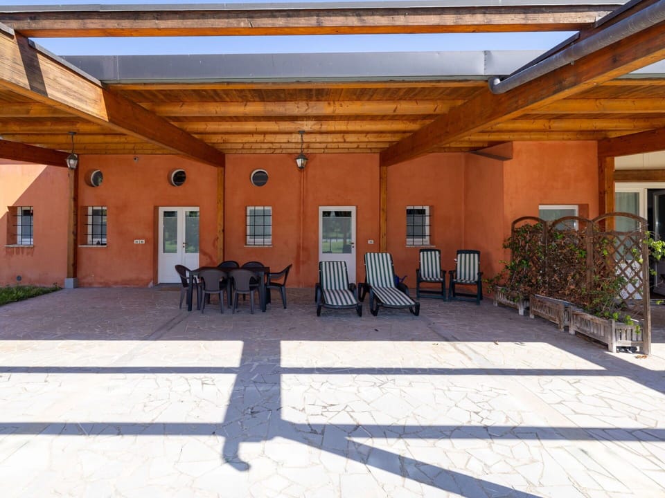 Plant, Wood, Architecture, Floor, Flooring, Shade, Window, Facade, Leisure, Roof