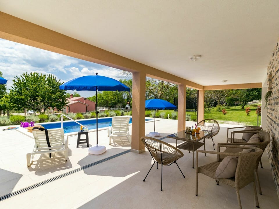 Plant, Furniture, Building, Chair, Table, Swimming Pool, Azure, Shade, Outdoor Furniture, Architecture