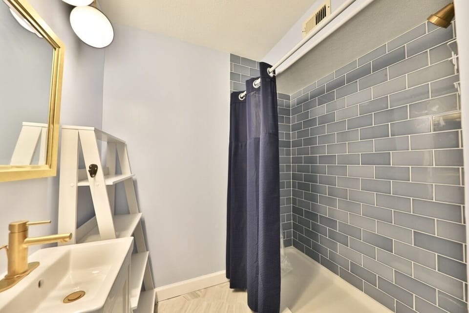 Master bathroom with walk in shower.