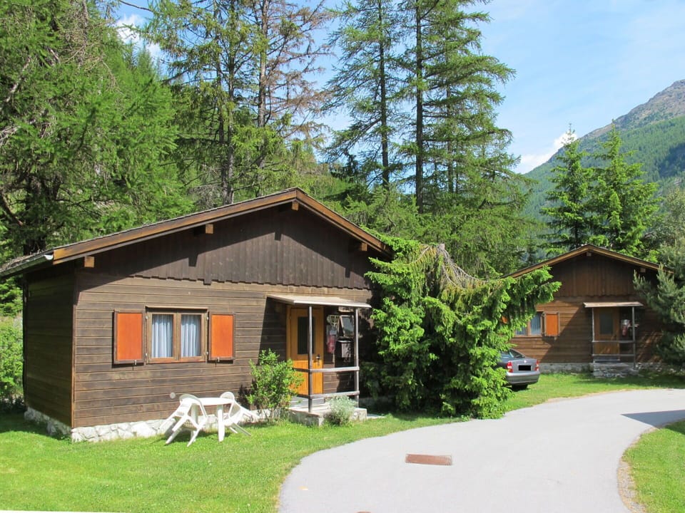 Plant, Building, Sky, Window, Tree, House, Mountain, Land Lot, Natural Landscape, Larch