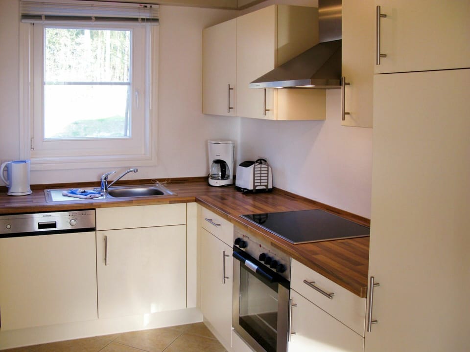 Room, Countertop, Property, Kitchen, Furniture, Cabinetry, Building, House, Interior Design, Floor