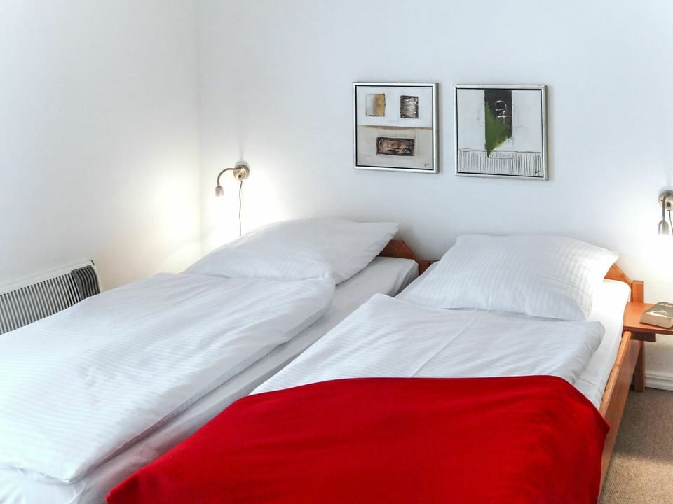 Bedroom, Bed, Furniture, Bed Sheet, Room, Bed Frame, Property, Bedding, Red, Comfort