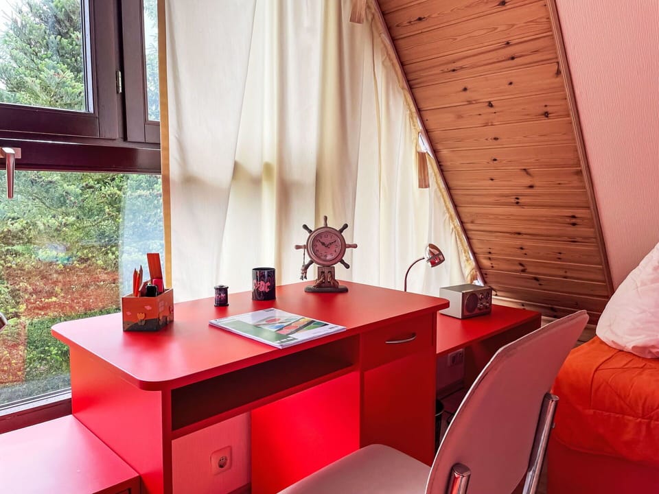 Building, Property, Plant, Furniture, Table, Cabinetry, Window, Interior Design, Wood, Lighting