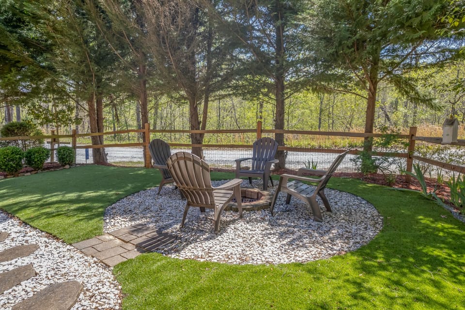 Firepit- enjoy conversation, smores and the sounds of the woods as night falls