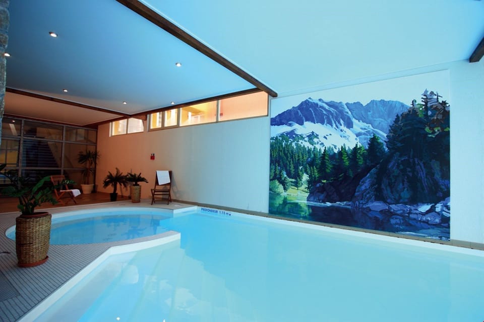 Enjoy the excellent on-site amenities including the beautiful indoor pool!